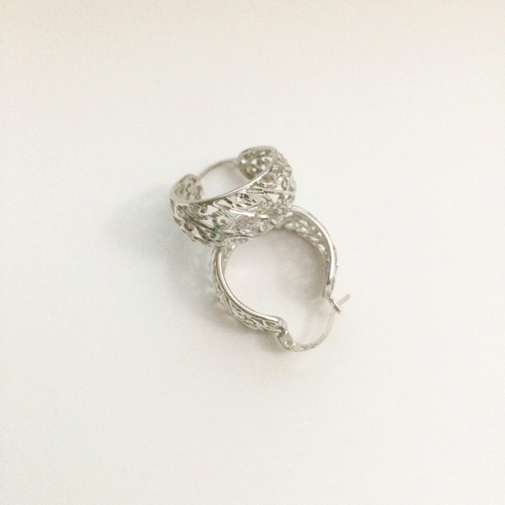14K White Gold Hoop Earrings